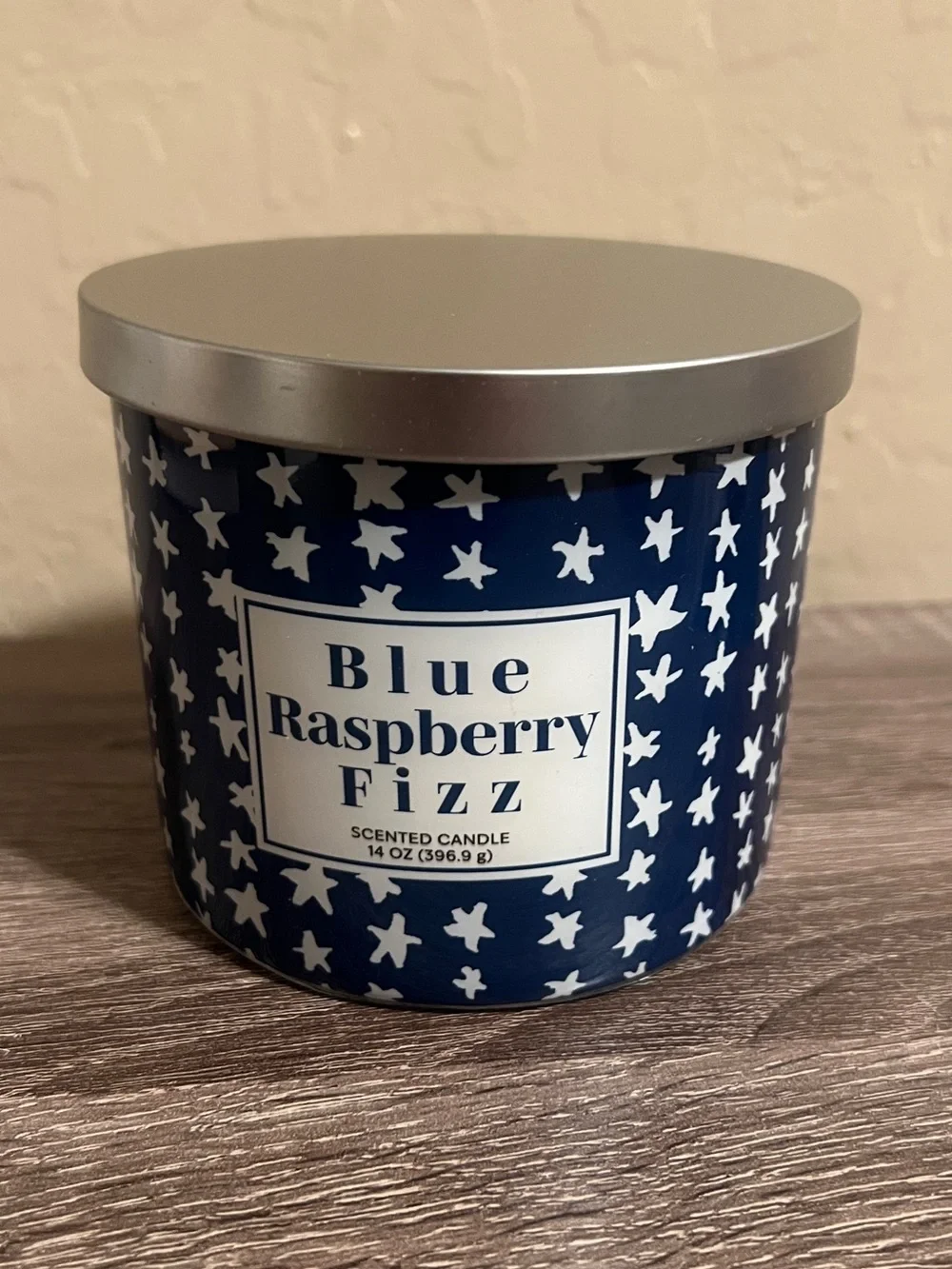 Target Threshold Happy Fourth of July Candle Stars USA Blue Raspberry Fizz NWT